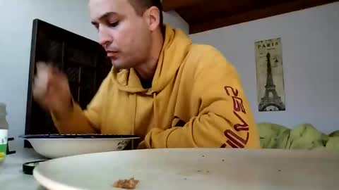 Snapshot of vegboy87 chatting on November 16, 8:20 am vegboy87 online show from November 16, 8:20 am