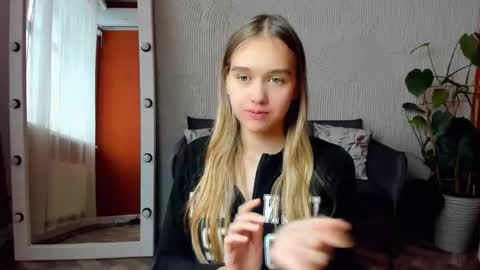 Snapshot of vel1ka chatting on October 24, 8:11 am Barbara online show from October 24, 8:11 am