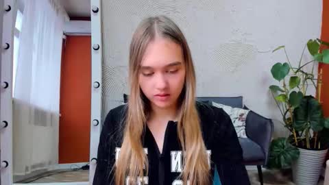 Snapshot of vel1ka chatting on October 25, 4:31 am Barbara online show from October 25, 4:31 am