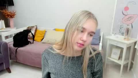 Snapshot of vel1ka chatting on December 21, 4:30 am Barbara online show from December 21, 4:30 am