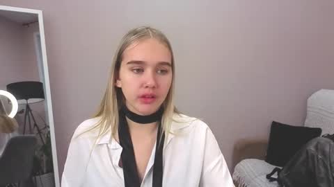 Snapshot of vel1ka chatting on December 22, 10:23 am Barbara online show from December 22, 10:23 am