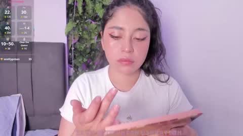 Snapshot of velakimm chatting on November 15, 8:27 pm Isabella online show from November 15, 8:27 pm