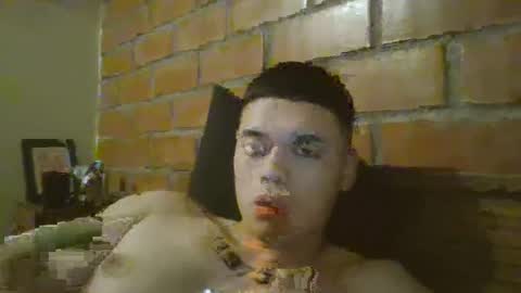 Snapshot of velasmanu1 chatting on October 12, 5:39 am velasmanu1 online show from October 12, 5:39 am