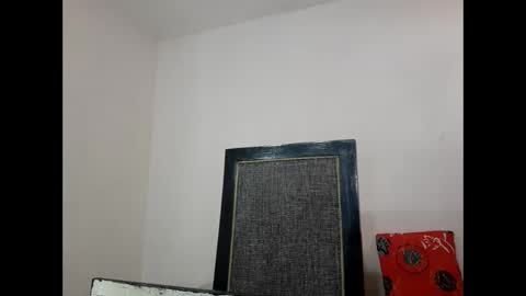 velk_hot1 online show from March 6, 6:48 pm