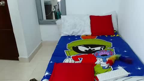 velk_hot1 online show from November 21, 9:35 pm