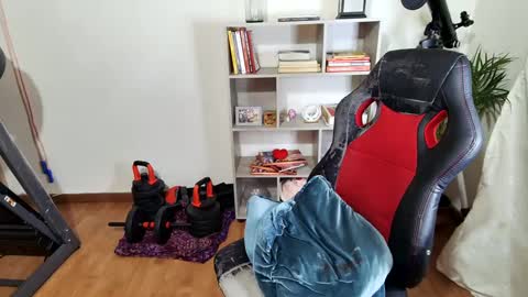 Im VelaI will be Christmas and New Year with my family December 22 to January 13 I will miss you guys. online show from March 2, 4:50 am