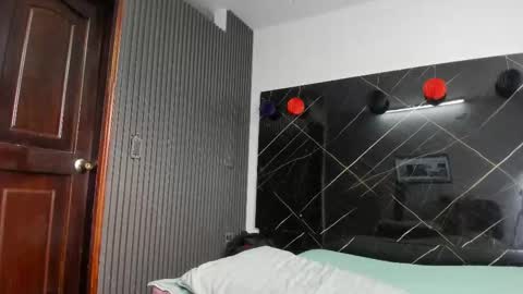 Vello online show from January 6, 7:39 pm