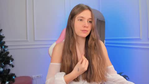 velvet_cherry online show from December 17, 4:43 pm