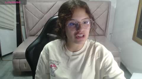 velvet_moon_v online show from February 26, 7:46 pm