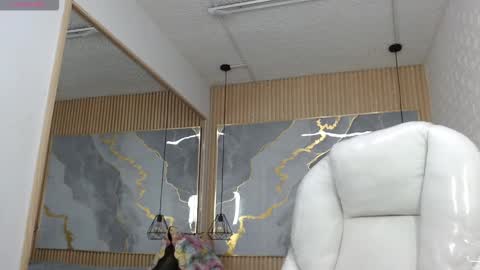 Snapshot of velvet_o chatting on February 21, 4:02 am velvet online show from February 21, 4:02 am