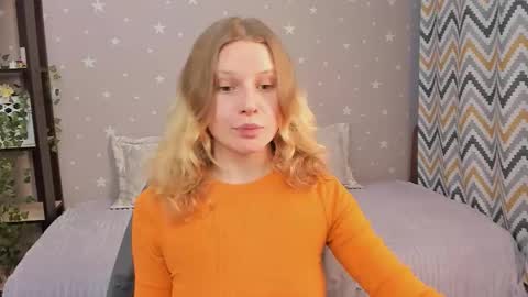 velvet_peach_ online show from January 15, 11:59 am