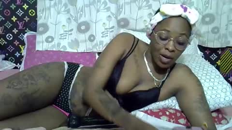 Snapshot of velvet_temptress chatting on September 10, 9:15 pm velvet online show from September 10, 9:15 pm