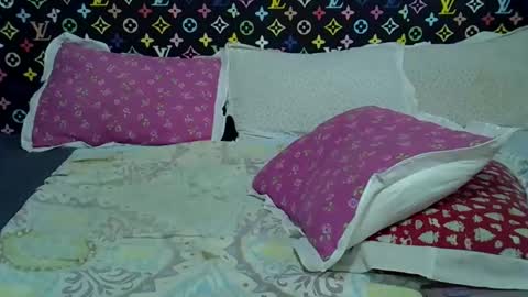 Snapshot of velvet_temptress chatting on December 16, 4:50 am velvet online show from December 16, 4:50 am