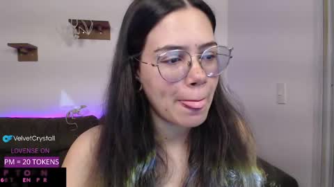 Snapshot of velvetcrystal chatting on October 10, 6:56 am Crystal PVT OPEN online show from October 10, 6:56 am