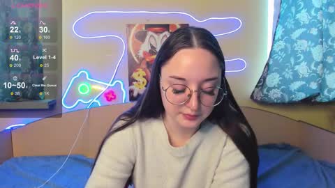 Snapshot of velvetgloww chatting on February 3, 2:53 am Violetta online show from February 3, 2:53 am