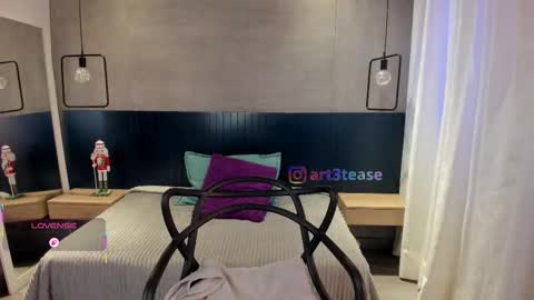 velvettease_ online show from December 16, 12:43 pm