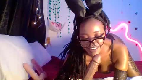 Snapshot of velvetyvixen chatting on November 4, 6:01 am COCO XOXO online show from November 4, 6:01 am