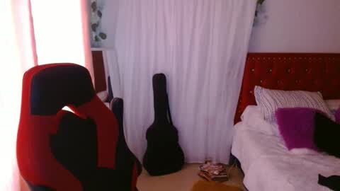 Snapshot of venecasexy44 chatting on October 31, 12:28 pm venecasexy44 online show from October 31, 12:28 pm