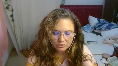Snapshot of venecasexy44 chatting on November 6, 12:06 pm venecasexy44 online show from November 6, 12:06 pm