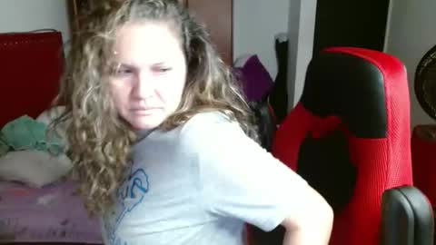 Snapshot of venecasexy44 chatting on November 28, 9:23 am venecasexy44 online show from November 28, 9:23 am