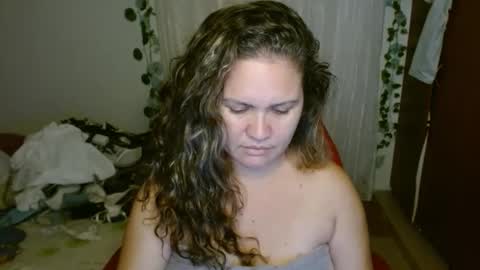 Snapshot of venecasexy44 chatting on December 5, 9:51 am venecasexy44 online show from December 5, 9:51 am