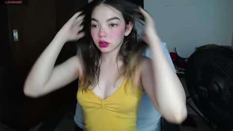 Snapshot of venelope1 chatting on February 16, 10:43 pm Venelope 3 online show from February 16, 10:43 pm