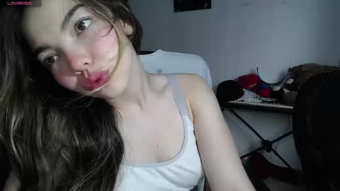 Snapshot of venelope1 chatting on March 4, 6:50 pm Venelope 3 online show from March 4, 6:50 pm