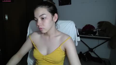 Snapshot of venelope1 chatting on March 11, 2:10 am Venelope 3 online show from March 11, 2:10 am