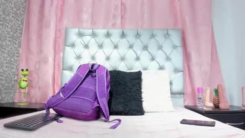 Snapshot of veneno_hot chatting on December 15, 1:04 pm veneno hot online show from December 15, 1:04 pm