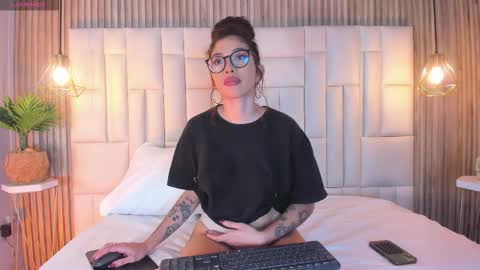 Snapshot of venezsofia chatting on December 16, 10:48 pm venez sofia online show from December 16, 10:48 pm