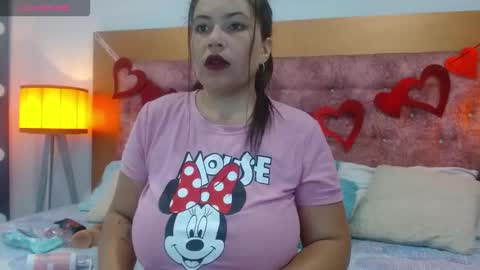 Snapshot of vennuss89 chatting on January 6, 11:47 am vennuss89 online show from January 6, 11:47 am