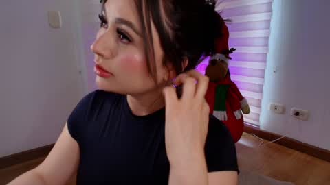 Venus online show from December 11, 8:50 pm