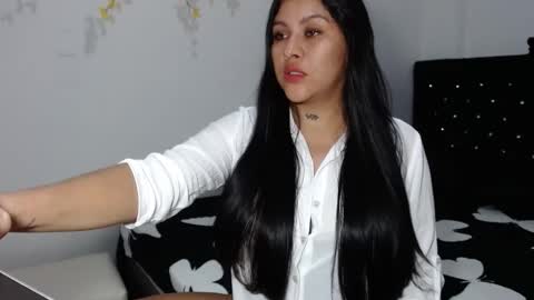 venus_menoza online show from December 2, 9:50 pm