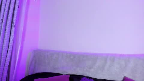 Snapshot of venus_naughty_1 chatting on November 9, 12:31 am Sofi online show from November 9, 12:31 am