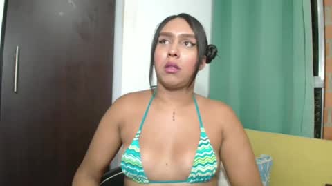 Snapshot of venus_speer chatting on January 18, 8:20 am Luisa online show from January 18, 8:20 am