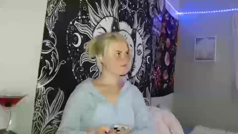 Snapshot of venusastar chatting on October 12, 9:36 pm Miss Venus online show from October 12, 9:36 pm