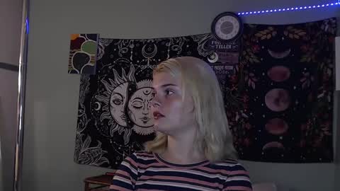 Snapshot of venusastar chatting on October 14, 2:40 pm Miss Venus online show from October 14, 2:40 pm