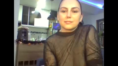 Snapshot of venusina07 chatting on October 17, 5:10 am VENUSINA07 online show from October 17, 5:10 am