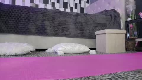 venusinylons online show from March 4, 2:01 pm