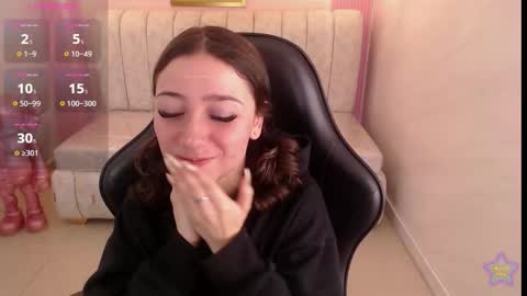 venuss online show from February 12, 1:28 pm