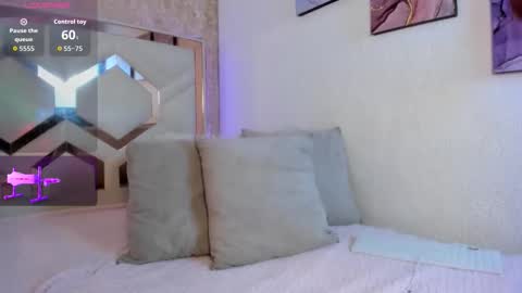 Snapshot of venuss_11 chatting on December 1, 6:40 am Venuss online show from December 1, 6:40 am