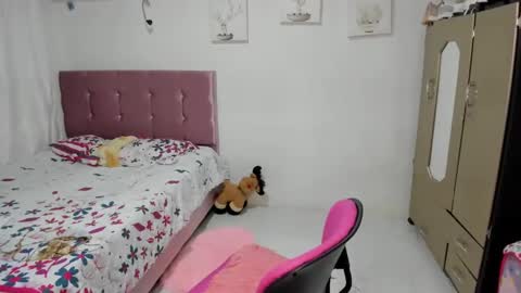 Snapshot of venuswilliamx chatting on February 13, 3:07 am venus online show from February 13, 3:07 am