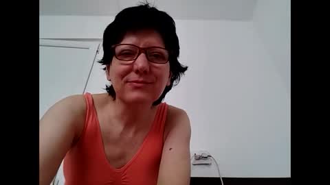Snapshot of vera_elle chatting on April 28, 6:18 am Vera online show from April 28, 6:18 am