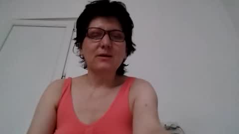 Snapshot of vera_elle chatting on May 7, 4:56 pm Vera online show from May 7, 4:56 pm