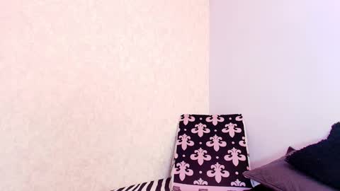 Snapshot of vero_temptation chatting on October 1, 3:12 am Vero online show from October 1, 3:12 am
