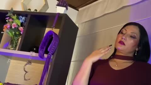 Vero Milf online show from February 27, 3:59 pm