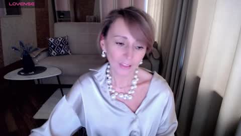 Helen online show from February 3, 11:09 am