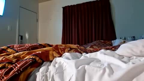 vers online show from November 3, 11:00 am