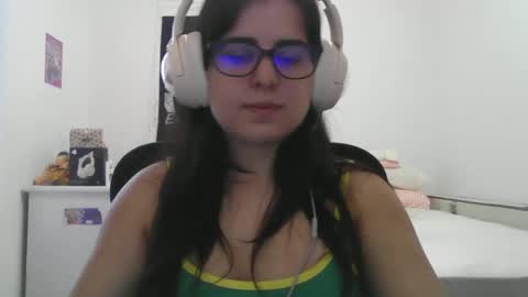 Snapshot of veruca99 chatting on December 2, 1:39 pm veruca99 online show from December 2, 1:39 pm