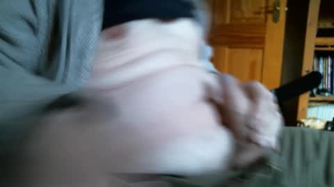 Snapshot of veryhornyoldman1504 chatting on November 2, 4:09 pm Mark online show from November 2, 4:09 pm